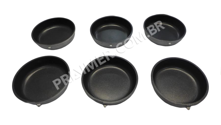 kitchen pans and pots with Eterna ptfe